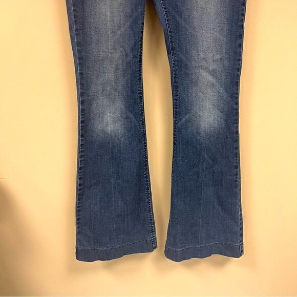 Lee gold label flared jeans.  Size 6 - Picture 6 of 7